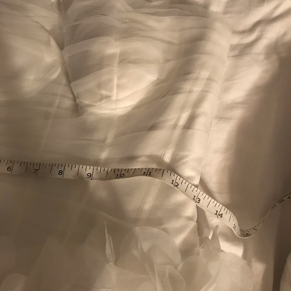 White Vera Wang Wedding Dress size 4 adjusted - Picture 8 of 14